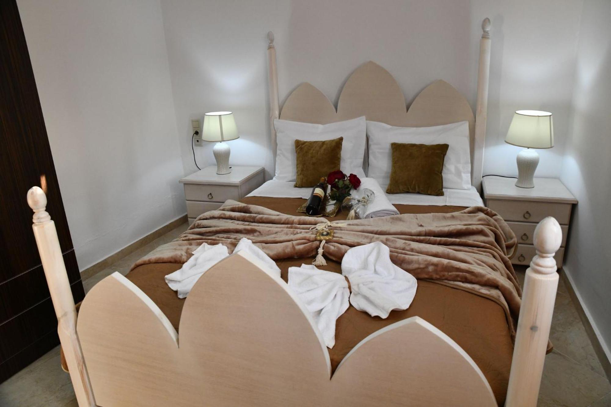 Kleopatra Deluxe Apartment With Jacuzzi 卡米拉日 外观 照片