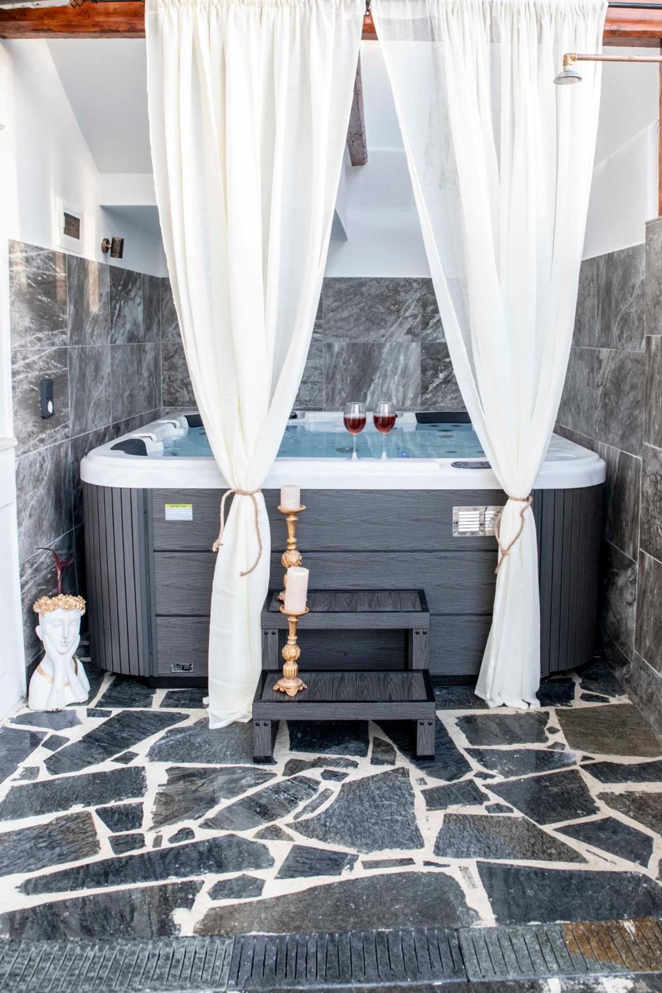 Kleopatra Deluxe Apartment With Jacuzzi 卡米拉日 外观 照片
