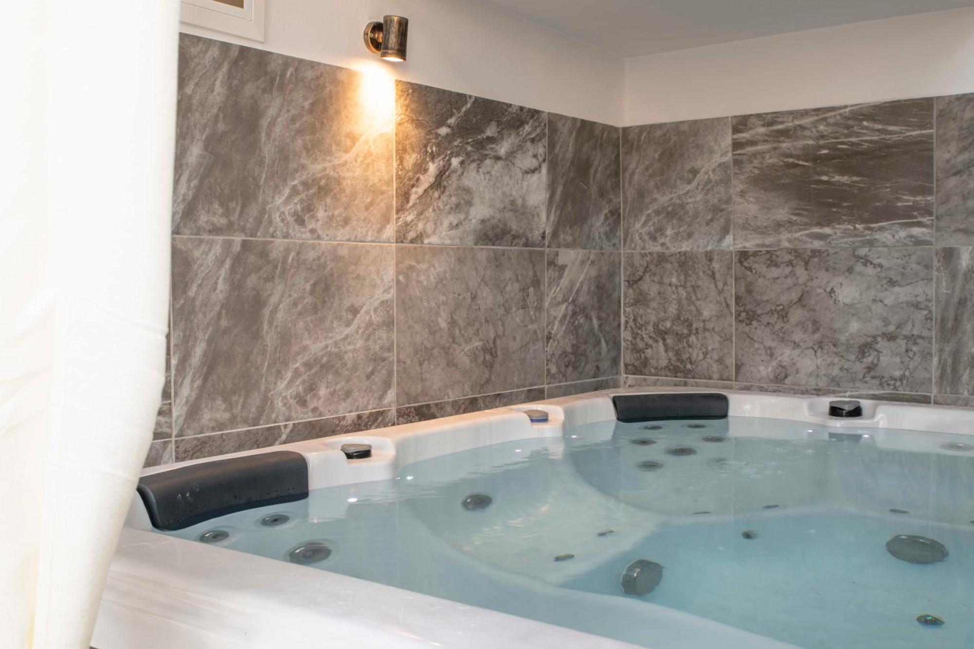 Kleopatra Deluxe Apartment With Jacuzzi 卡米拉日 外观 照片
