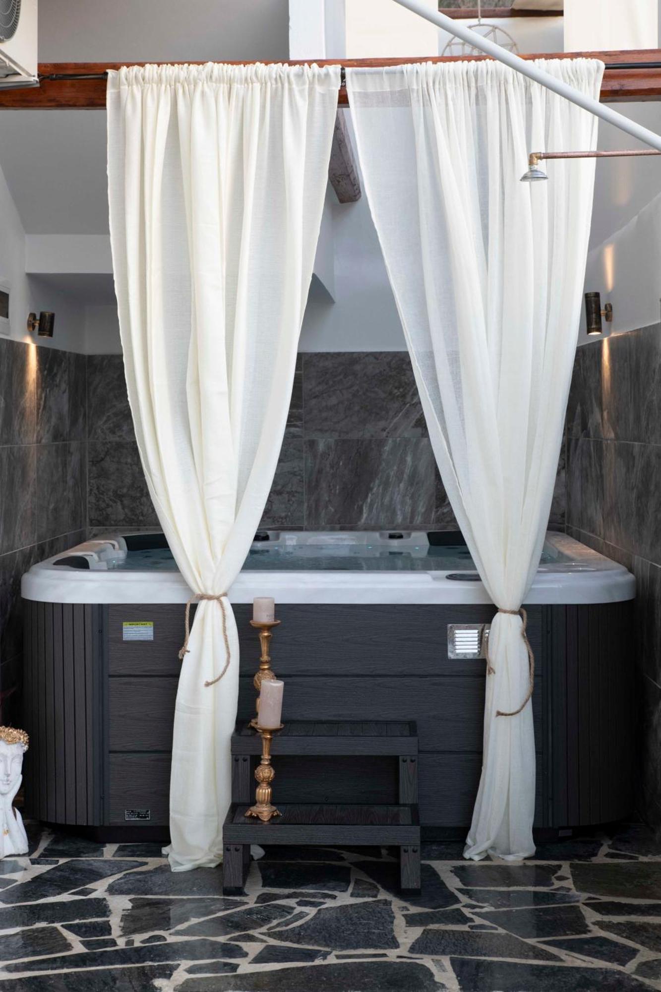 Kleopatra Deluxe Apartment With Jacuzzi 卡米拉日 外观 照片